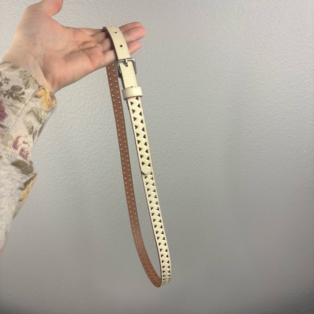 Gap Women’s Ultra Thin Cream Leather Belt